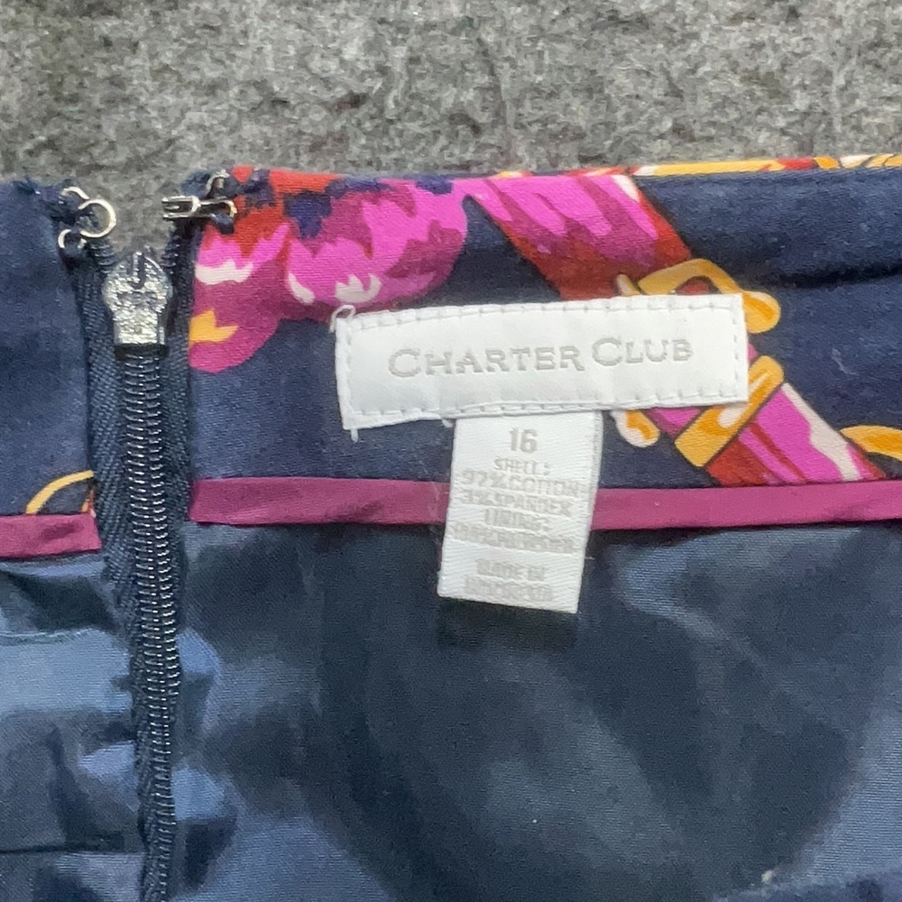 Charter Club Classic Navy Floral Equestrian Belt Pencil Skirt Women’s Size 16 - Picture 3 of 5